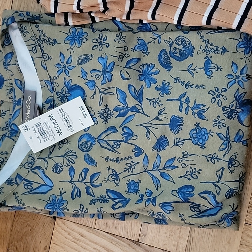 BUNDLE/2-TOPS/NEW - Picture 6 of 10